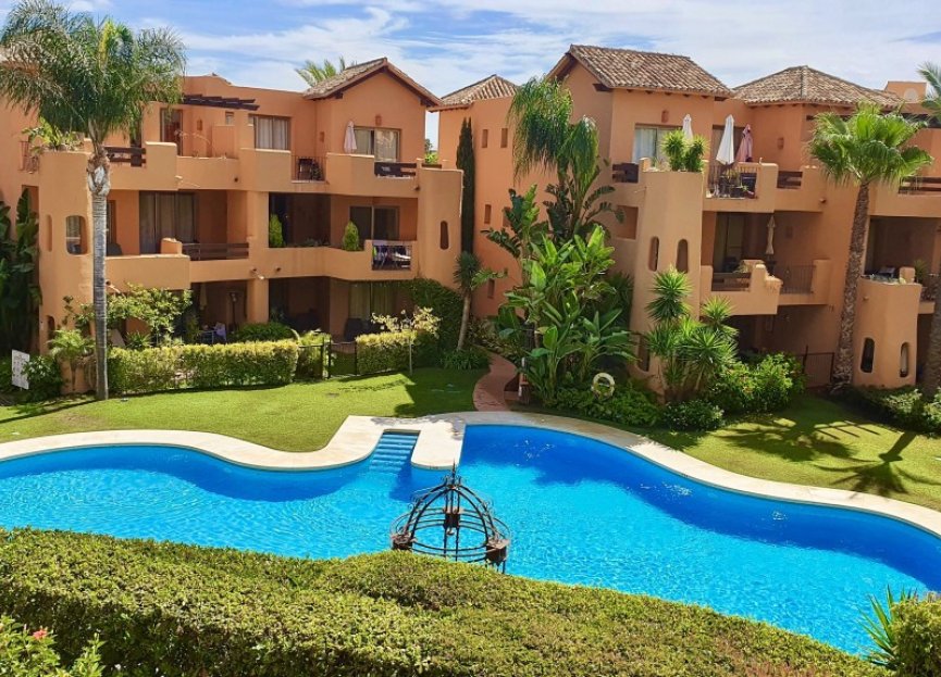 Resale - Apartment - Middle Floor Apartment - Estepona - Estepona Centro