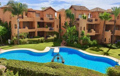 Resale - Apartment - Middle Floor Apartment - Estepona - Estepona Centro