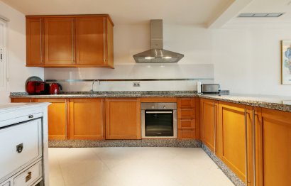 Resale - Apartment - Middle Floor Apartment - Marbella - Nueva Andalucia