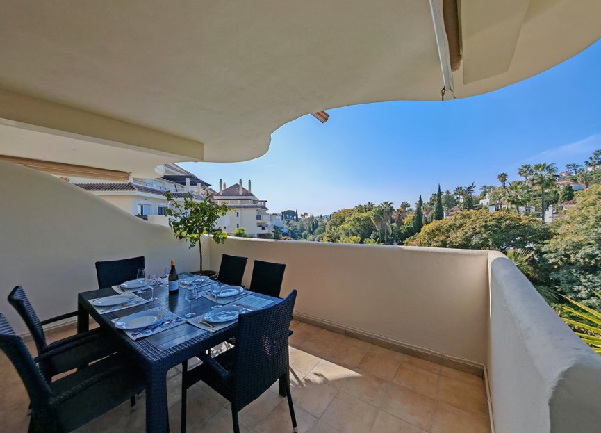 Resale - Apartment - Middle Floor Apartment - Marbella - Nueva Andalucia