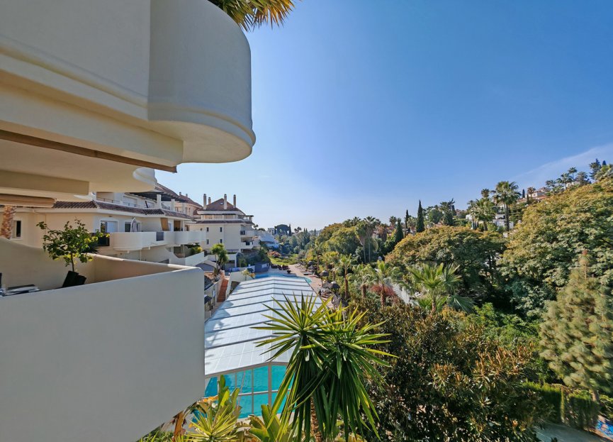 Resale - Apartment - Middle Floor Apartment - Marbella - Nueva Andalucia