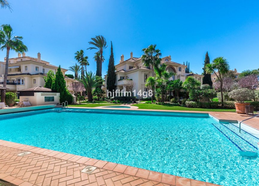 Resale - Apartment - Ground Floor Apartment - Marbella - Nueva Andalucia