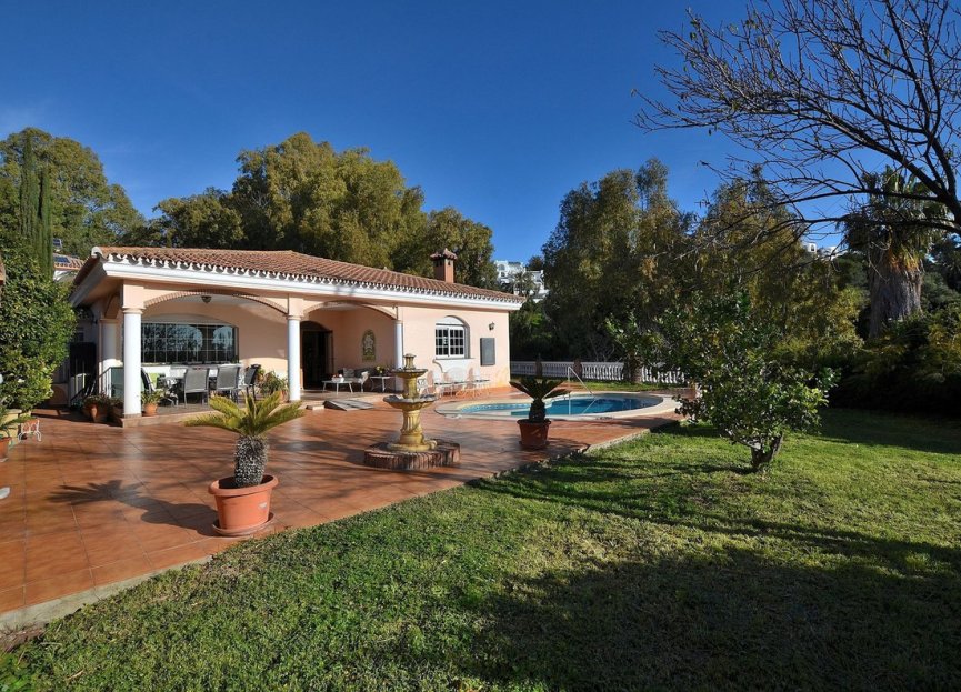 Resale - House - Detached Villa - Benalmádena - Benalmadena Pueblo