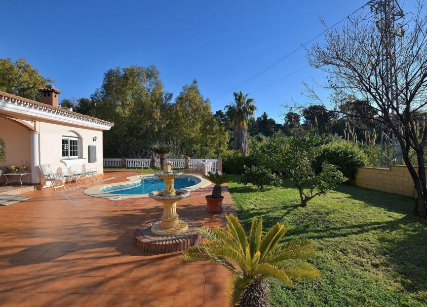 Resale - House - Detached Villa - Benalmádena - Benalmadena Pueblo