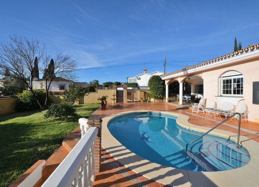 Resale - House - Detached Villa - Benalmádena - Benalmadena Pueblo