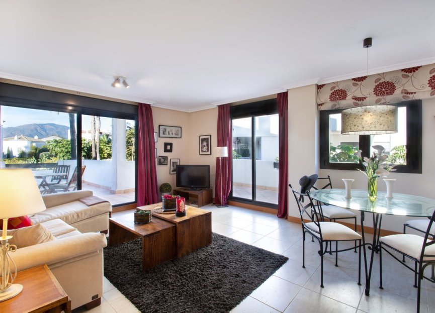 Resale - Apartment - Middle Floor Apartment - Estepona - Selwo