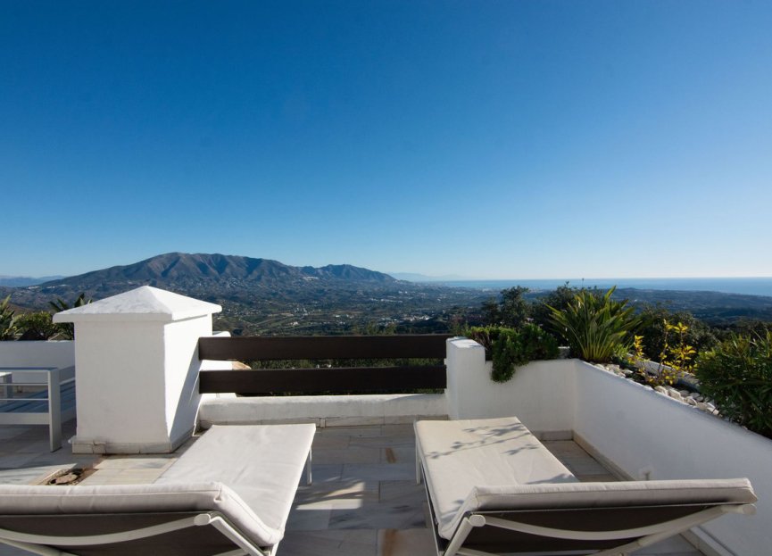 Resale - Apartment - Middle Floor Apartment - Marbella - La Mairena