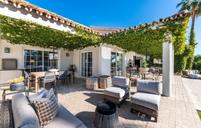 Resale - House - Detached Villa - Marbella - Nueva Andalucia