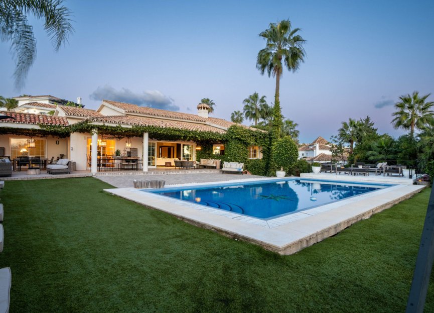 Resale - House - Detached Villa - Marbella - Nueva Andalucia