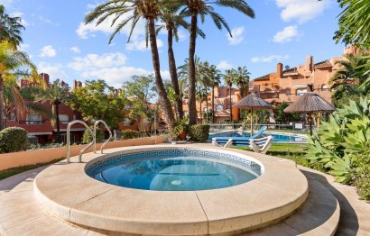 Resale - House - Townhouse - Marbella - Nueva Andalucia