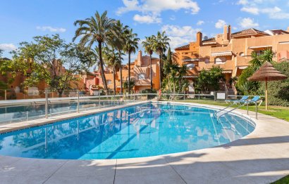 Resale - House - Townhouse - Marbella - Nueva Andalucia