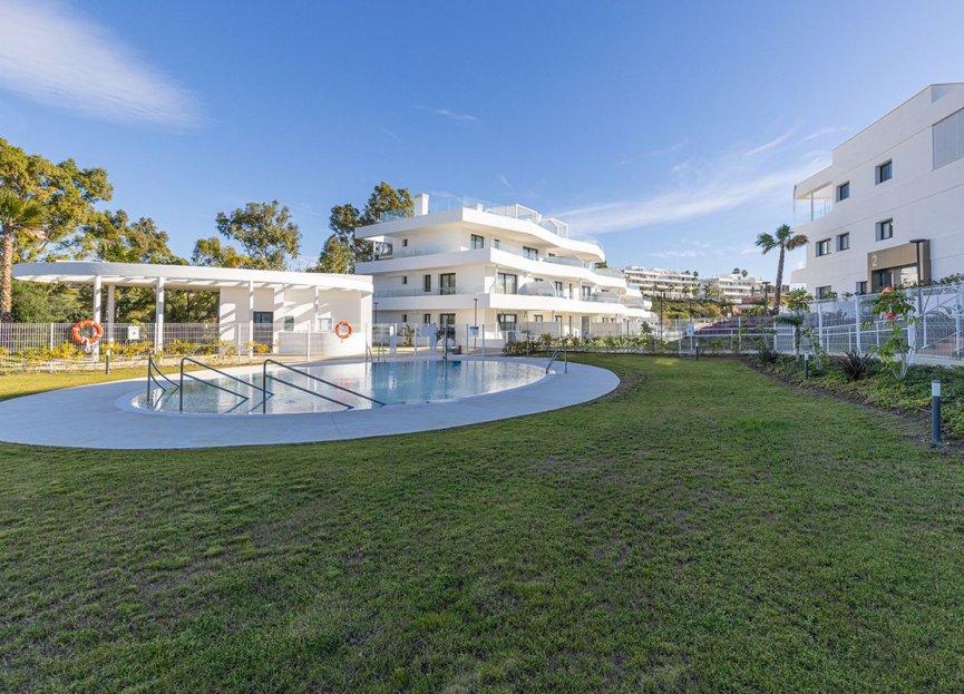 Resale - Apartment - Middle Floor Apartment - Estepona - Estepona Centro