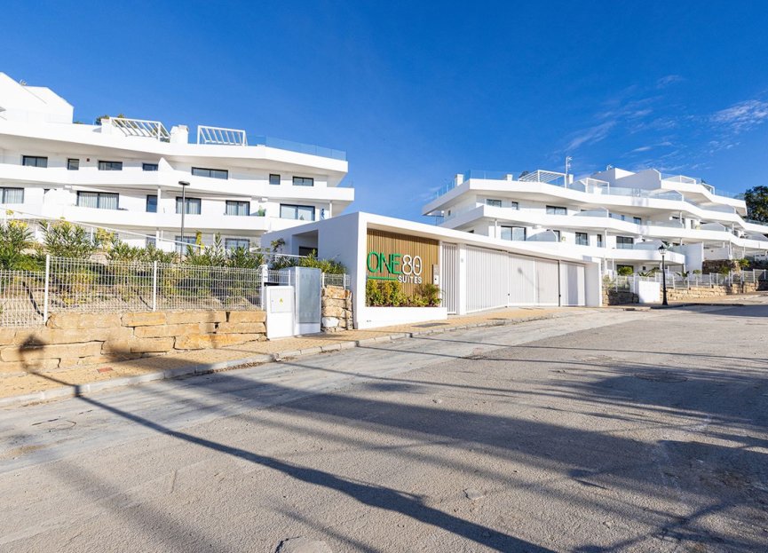 Resale - Apartment - Middle Floor Apartment - Estepona - Estepona Centro