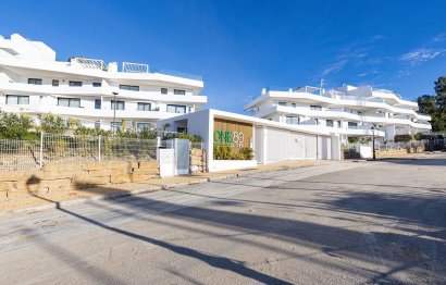 Resale - Apartment - Middle Floor Apartment - Estepona - Estepona Centro