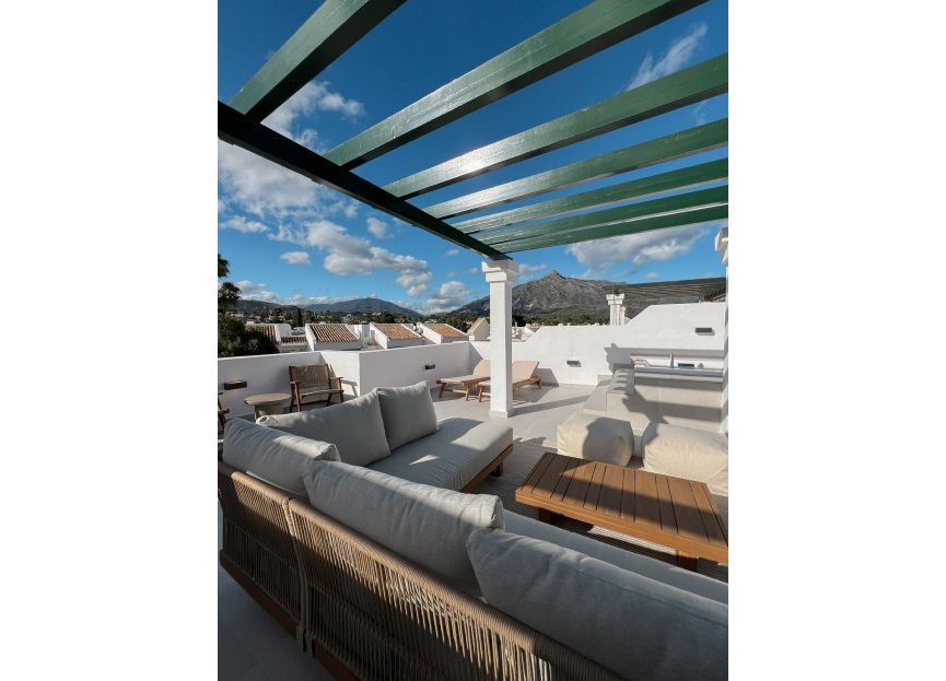 Resale - Apartment - Penthouse - Marbella - Nueva Andalucia