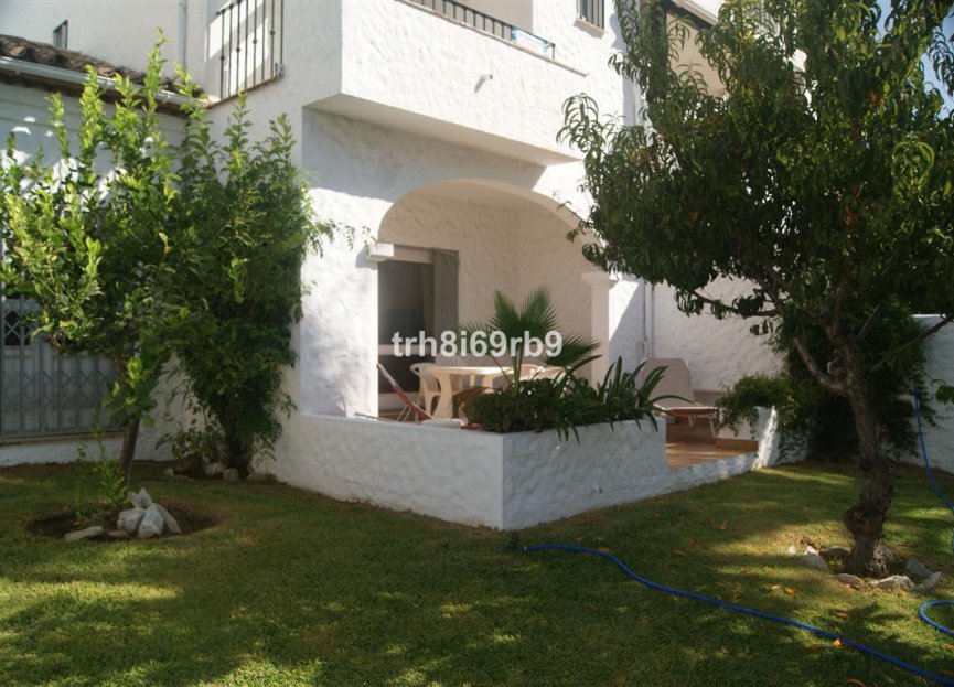 Resale - House - Semi-Detached House - Estepona - Benavista