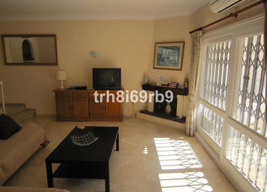 Resale - House - Semi-Detached House - Estepona - Benavista