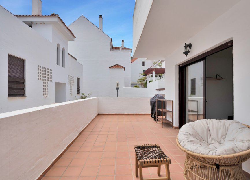 Resale - Apartment - Ground Floor Apartment - Marbella - Nueva Andalucia