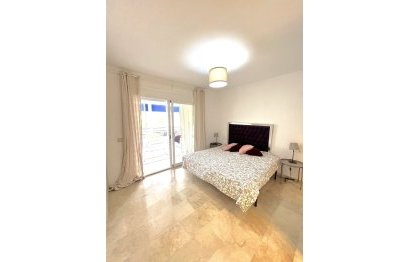 Resale - Apartment - Middle Floor Apartment - Marbella - Puerto Banús