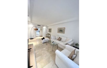 Resale - Apartment - Middle Floor Apartment - Marbella - Puerto Banús