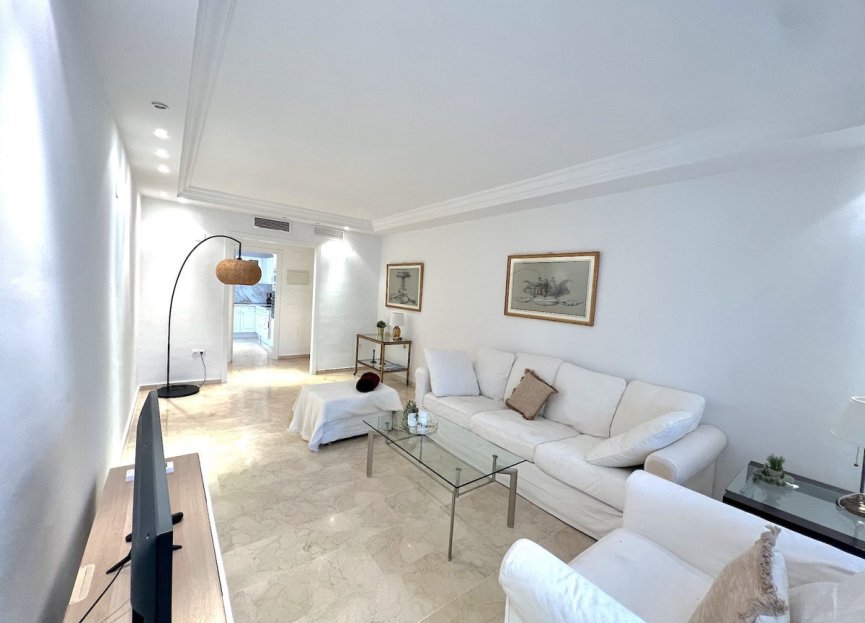 Resale - Apartment - Middle Floor Apartment - Marbella - Puerto Banús