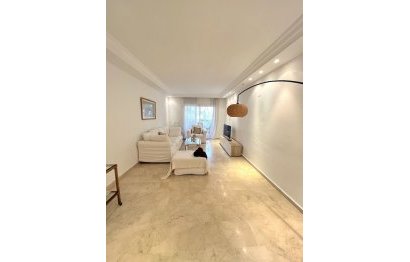 Resale - Apartment - Middle Floor Apartment - Marbella - Puerto Banús