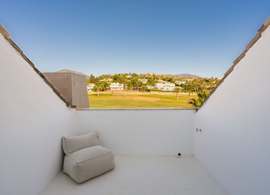 Resale - Apartment - Top Floor Apartment - Marbella - Nueva Andalucia