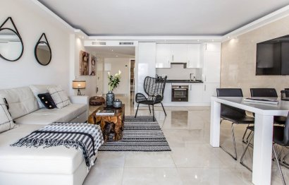 Resale - Apartment - Middle Floor Apartment - Marbella - Puerto Banús