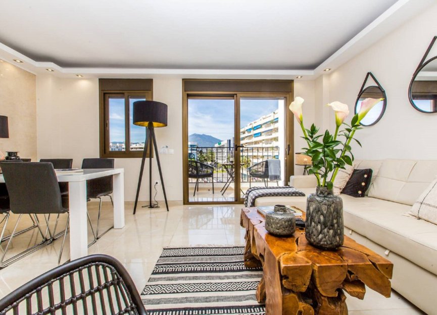 Resale - Apartment - Middle Floor Apartment - Marbella - Puerto Banús