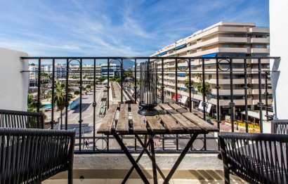 Resale - Apartment - Middle Floor Apartment - Marbella - Puerto Banús