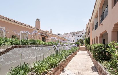 Resale - Apartment - Middle Floor Apartment - Marbella - Marbella Centro