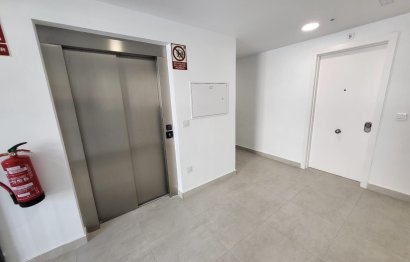 Resale - Apartment - Middle Floor Apartment - Fuengirola - Fuengirola Centro