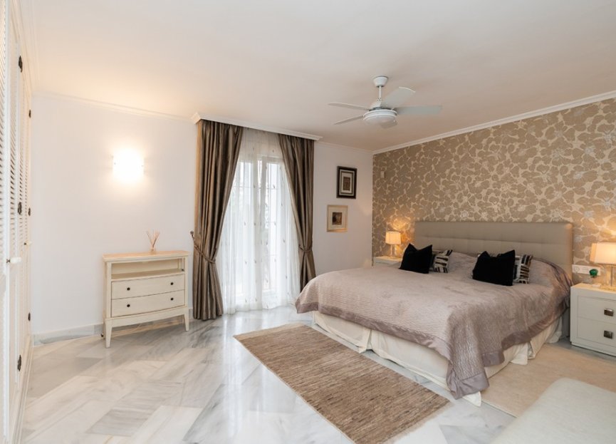 Resale - Apartment - Ground Floor Apartment - Marbella - Elviria