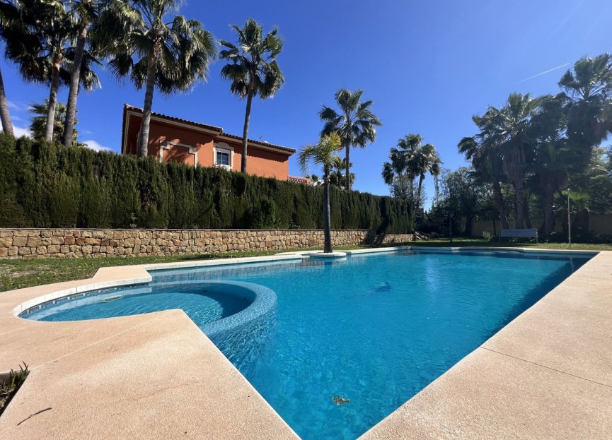 Resale - House - Semi-Detached House - Estepona - Atalaya