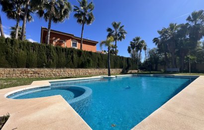 Resale - House - Semi-Detached House - Estepona - Atalaya