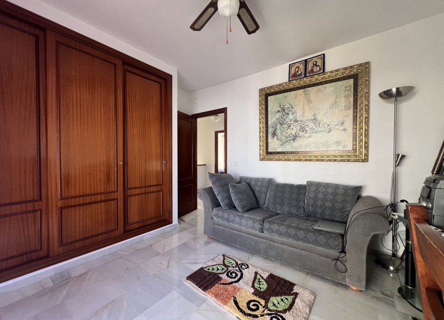 Resale - House - Semi-Detached House - Estepona - Atalaya