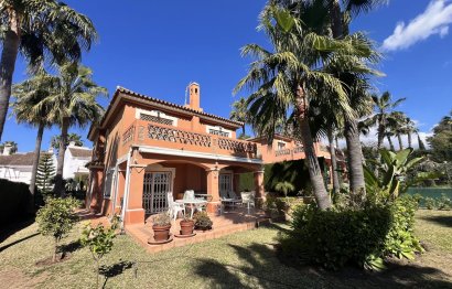 Resale - House - Semi-Detached House - Estepona - Atalaya