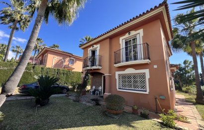 Resale - House - Semi-Detached House - Estepona - Atalaya