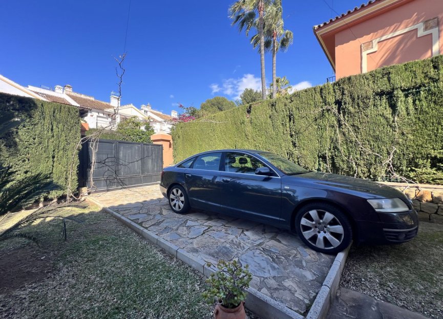 Resale - House - Semi-Detached House - Estepona - Atalaya