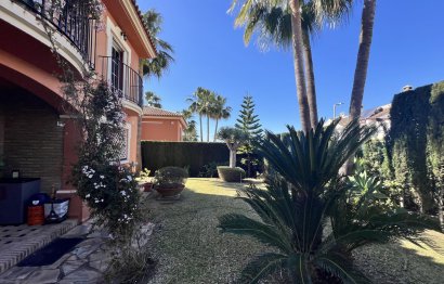 Resale - House - Semi-Detached House - Estepona - Atalaya