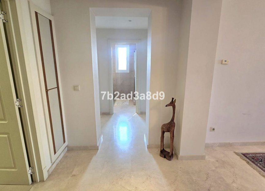 Resale - Apartment - Middle Floor Apartment - Benahavís - La Quinta