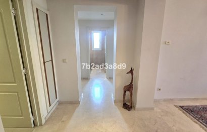 Resale - Apartment - Middle Floor Apartment - Benahavís - La Quinta