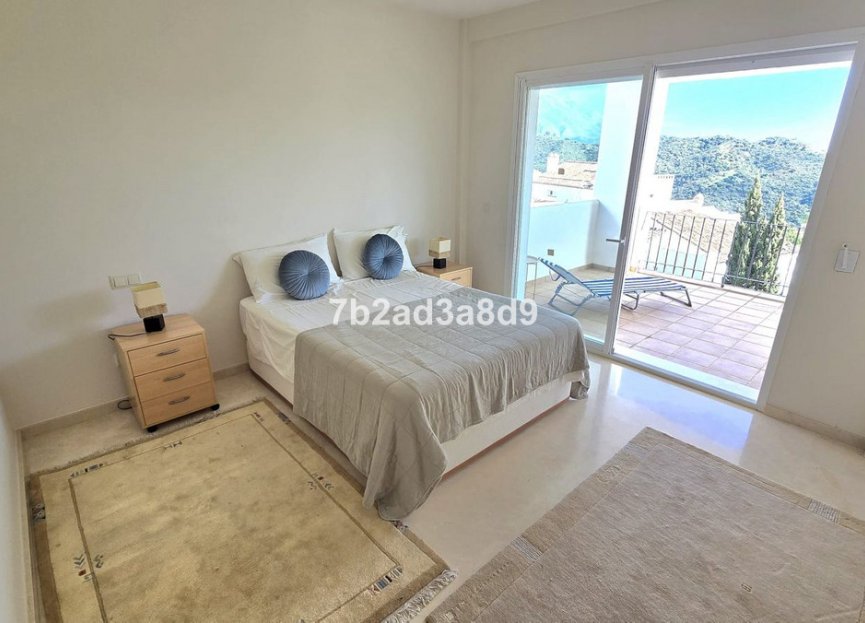 Resale - Apartment - Middle Floor Apartment - Benahavís - La Quinta