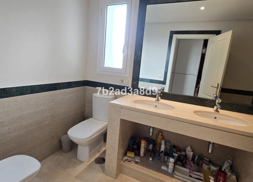 Resale - Apartment - Middle Floor Apartment - Benahavís - La Quinta