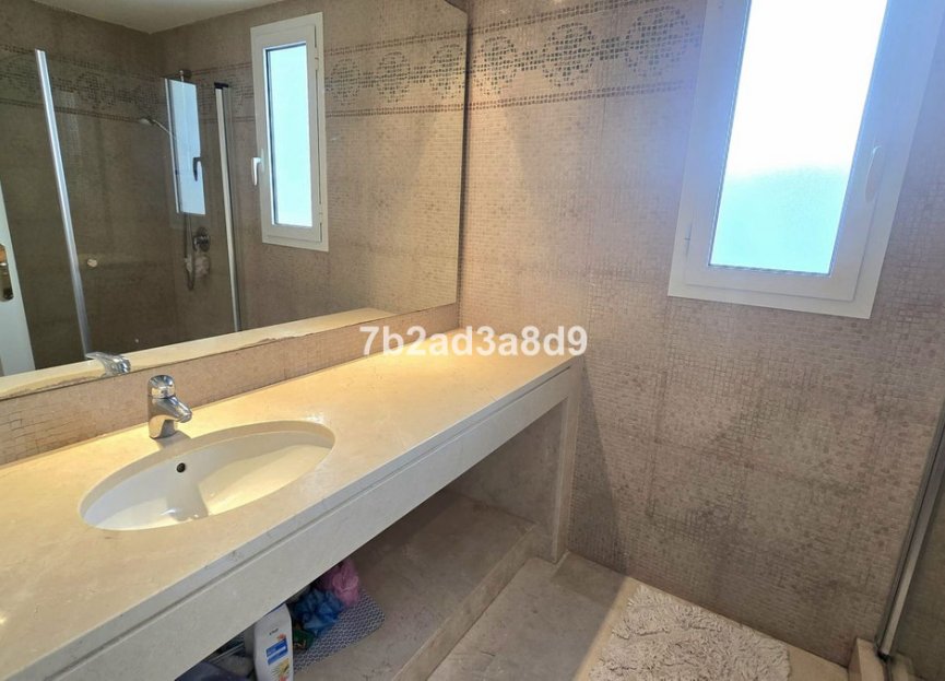 Resale - Apartment - Middle Floor Apartment - Benahavís - La Quinta