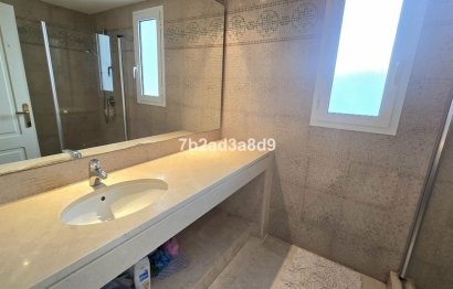 Resale - Apartment - Middle Floor Apartment - Benahavís - La Quinta