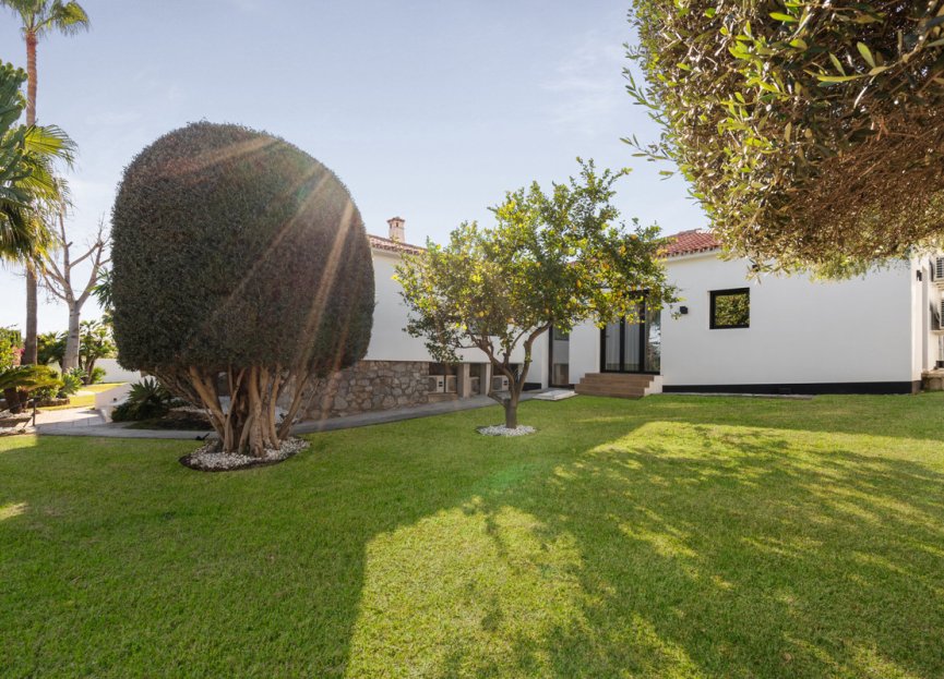 Resale - House - Detached Villa - Marbella - Marbella Centro