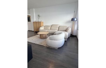 Resale - Apartment - Middle Floor Apartment - Estepona - Estepona Centro