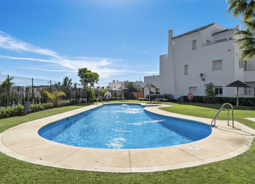 Resale - Apartment - Ground Floor Apartment - Marbella - Nueva Andalucia