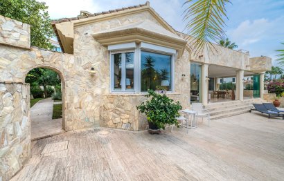 Resale - House - Detached Villa - Marbella - Elviria